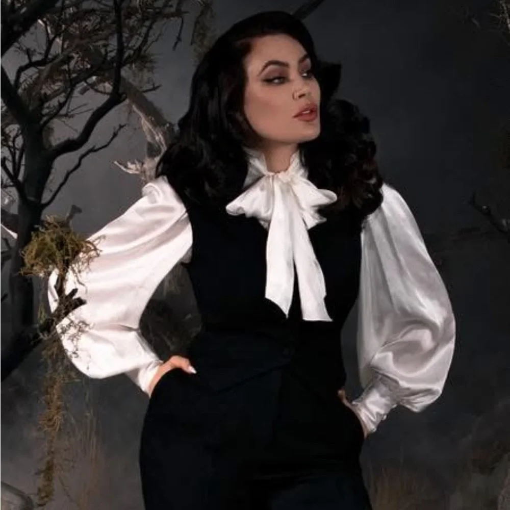 La Femme en Noir- Sleepy Hollow Icabod Black Vest size Medium - Picture 2 of 3